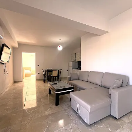 Gezim Aparthotel *