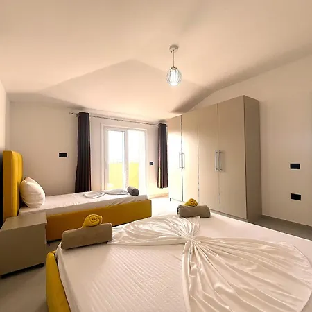 Aparthotel Gezim 3*