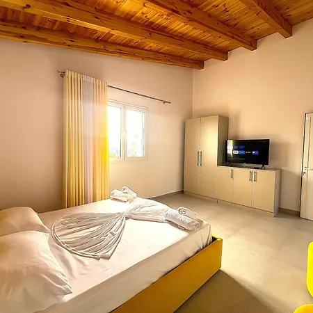 Gezim Aparthotel 3*