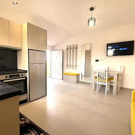 Gezim Aparthotel 3*