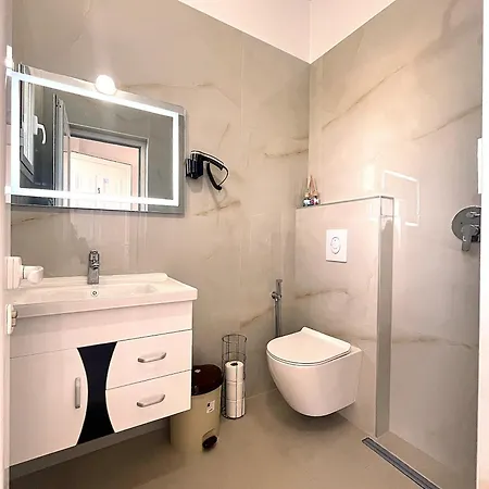 Gezim Aparthotel Vlorë