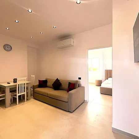 Gezim Apartmanhotel 3*
